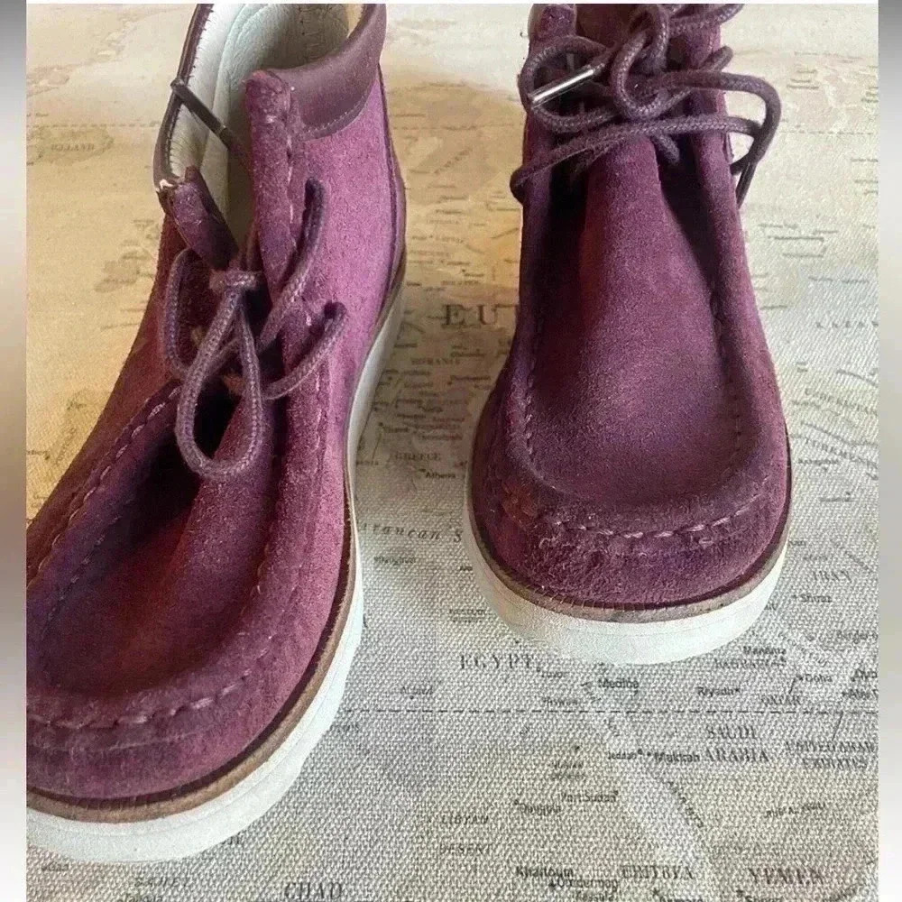 Young Soles Size 32 Joey Wallabee